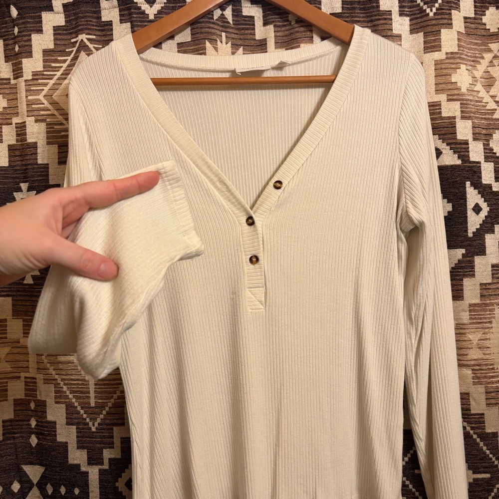 Cyrus Essentials Women’s White Long Sleeved Shirt Size Large - Picture 4 of 8